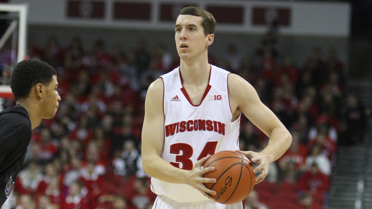 Bohannon teaches Badgers teammates Princeton offense